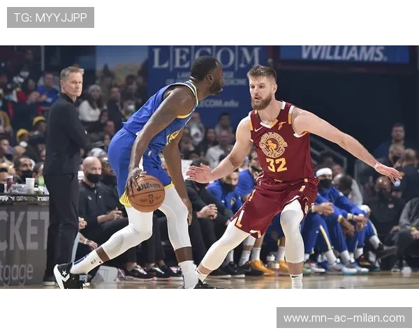 勇士库里三分突破25分，带队轻松击败魔术